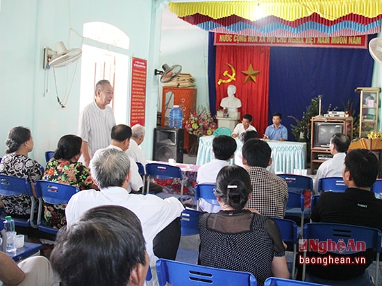 Sinh hoạt chuyên đề ở Chi bộ khối Thịnh Mỹ, phường Quỳnh Thiện (TX.Hoàng Mai).