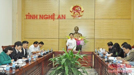 Đồng chí Nguyễn Xuân Sơn - Phó Bí thư Thường trực Tỉnh ủy, Chủ tịch HĐND tỉnh chủ trì cuộc họp