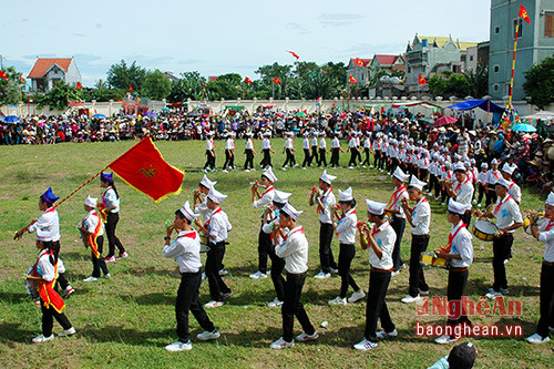 Hoạt động nghi thức Đội trở thành ngày hội trên khắp mọi miền quê xứ Nghệ. Ảnh: Trần Cảnh Yên