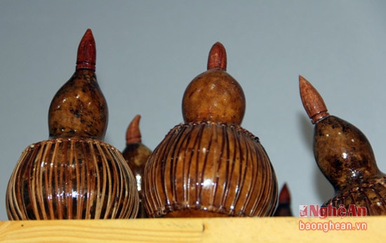Chiếc hồ lô đựng rượu.