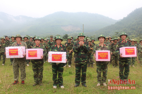 Kết thúc diễn tập, Thượng tá Thái Đức Hạnh, Chính ủy Bộ CHQS tỉnh đã trao phần thưởng cho 5 tập thể (Trung đoàn 764, Tiểu đoàn 41, Đại đội PTR152, Đại đội Thông tin 18, Đại đội Trinh sát 20) đạt thành tích xuất sắc trong diễn tập.