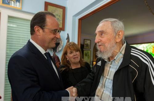 Ngày 11-5-015, tại thủ đô La Habana, Lãnh tụ Cuba Fidel Castro có cuộc gặp với Tổng thống Pháp Francois Hollande.