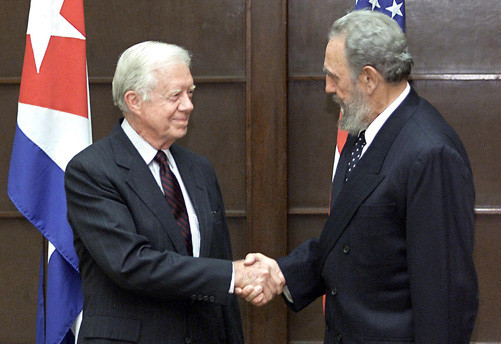 Chủ tịch Cuba Fidel Castro và cựu Tổng thống Mỹ Jimmy Carter trong một cuộc gặp năm 2002.