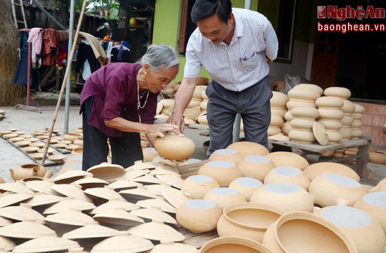 Mấy năm gần đây,trước sức ép cạnh tranh của nồi nhôm, đồng, quy mô các hộ làm nghề có giảm song theo đánh giá của các ban ngành có liên quan thì sản phẩm làng nồi đất Trù Sơn vẫn được  giữ vững. Với giá cả ổn định 15-20 ngàn đồng/sản phẩm, thị trường của làng nồi đã vươn ra ngoại tỉnh như Hà Tĩnh, Hà Nội, các tỉnh phía bắc, đặc biệt nhiều đoàn tham quan người nước ngoài đã tìm về đến đây để chiêm nghiệm