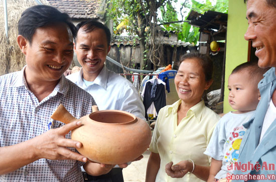 Để làng nồi đất được tiếp tục phát huy,phát triển và khẳng định thương hiệu,góp phần tao việc làm cho lao động, bà con nhân dân  nơi đây rất mong nhận được sự quan tâm thiết thực và sư đầu tư có định hướng lâu dài.