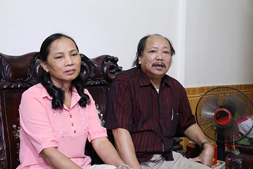 Ông Lê Mạnh Kết, chồng bà Hương bảo câu chuyện ngày trước quả là nghĩa cử cao đẹp. Ảnh: Hoàng Táo