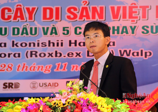 Đại diện khu bảo tồn thiên nhiên Pù Hoạt cảm ơn sự giúp đỡ của Hội Bảo vệ thiên nhiên và môi trường Việt Nam.