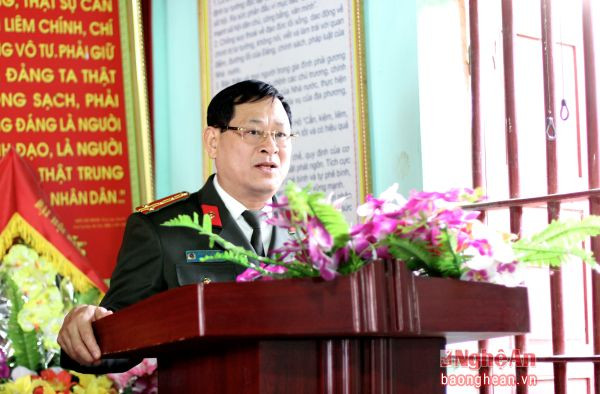 Giám đốc Công an tỉnh Nguyễn Hữu Cầu giải trình ý kiến cử tri thuộc thẩm quyền.
