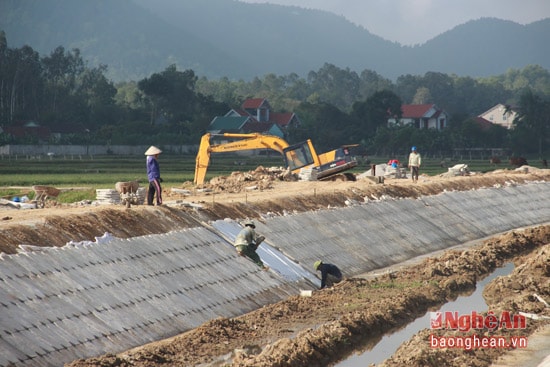 Thi công kênh Bảo Thành - Yên Thành