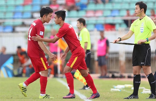 tuyen-thu-viet-nam-xin-roi-doi-ve-que-cham-bo