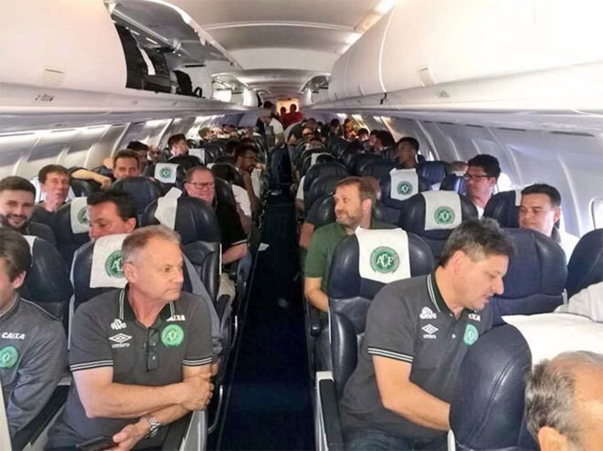 Chapecoense gặp nạn khi sang Colombia chơi trận chung kết lượt đi giải Copa Sundamericana, danh hiệu tương đương Europa League tại châu Âu.