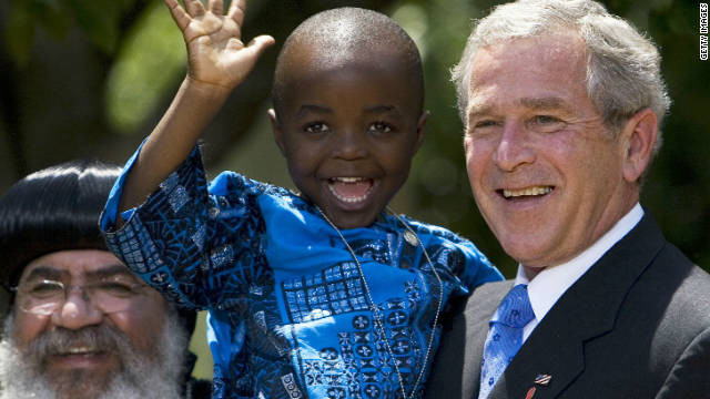 Kế hoạch khẩn cấp để kiềm chế bớt đại dịch AIDS là một trong những thành quả được đánh giá cao nhất của cựu Tổng thống Mỹ George W. Bush. Ảnh: CNN.