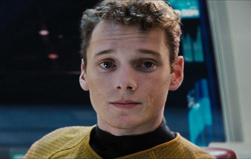 Anton Yelchin khi đóng vai Chekov trong loạt phim 