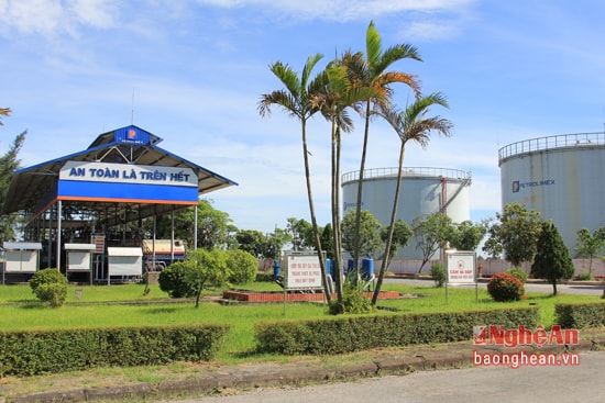 Kho xăn dầu Bến Thủy.