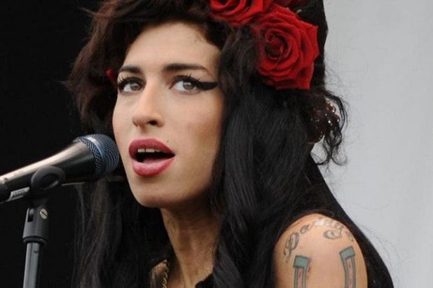 Ngày 23/7/2011, Amy Winehouse đã bất ngờ qua đời tại nhà riêng.