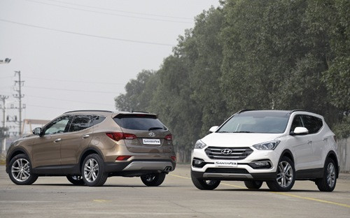 SantaFe là mẫu SUV đắt khách của Hyundai tại thị trường Việt Nam. Theo thống kê, tính đến hết tháng 10, lượng xe SantaFe giao đến tay người tiêu dùng trong năm 2016 đạt hơn 4.000 chiếc.