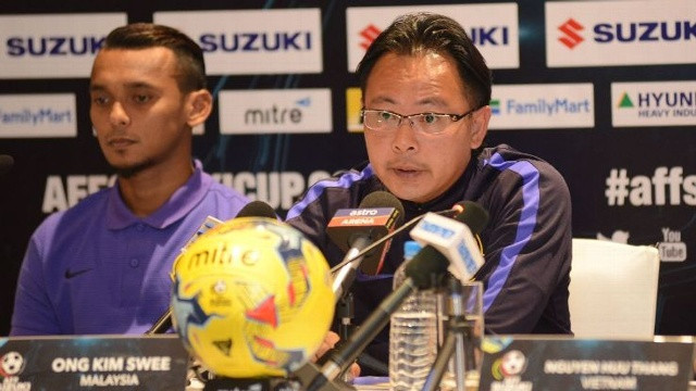 Sau khi HLV Ong Kim Swee của Malaysia thừa nhận sai sót và thất bại tại AFF Cup 2016, Liên đoàn bóng đá Malaysia đang ráo riết tìm phương án thay thế.