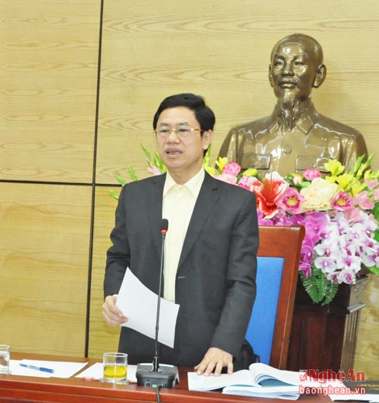 Đồng chí Nguyễn Xuân Sơn - Phó Bí thư Thường trực Tỉnh ủy, Chủ tịch HĐND tỉnh chủ trì cuộc họp