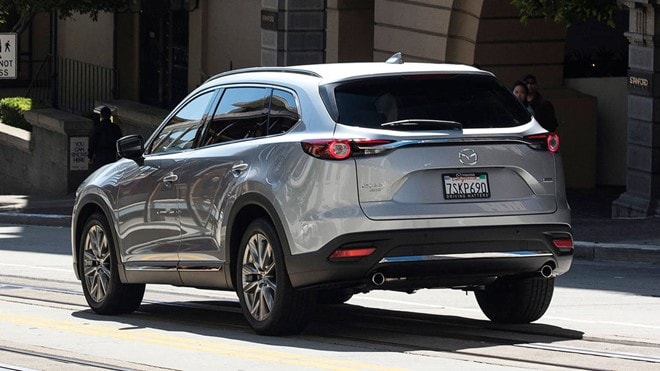 Thân xe được thiết kế theo ngôn ngữ Kodo sắc sảo. Ảnh: Autoweek. 