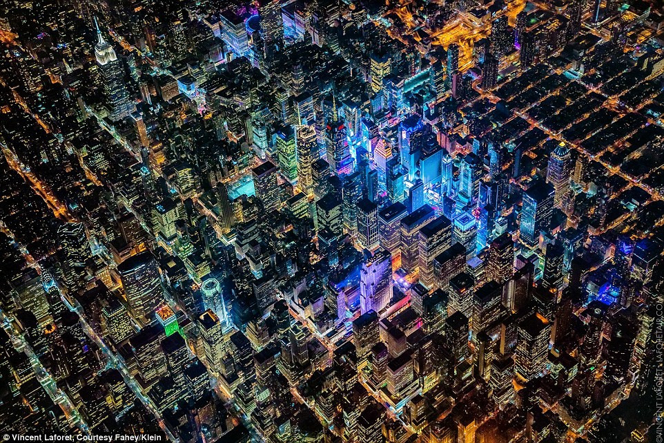 New York, Mỹ. Những ánh đèn rực rỡ tại Quảng trường Times giữa lòng Manhattan, New York. 
