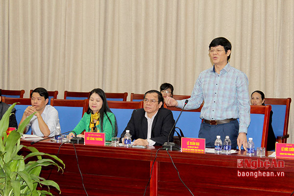 Đồng chí Lê Xuân Đại - Phó Chủ tịch UBND tỉnh phát biểu tại cuộc họp