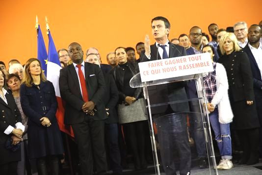 Ông Manuel Valls tuyên bố trở thành ứng cử viên Tổng thống tại thành phố Evry, nơi ông từng làm Thị trưởng và nghị sĩ. Ảnh: Le Monde