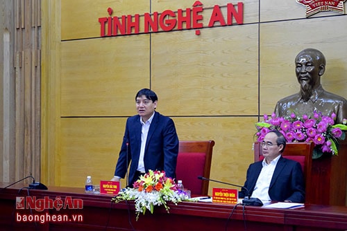 Bí thư Tỉnh ủy Nguyễn Đắc Vinh phát biểu tại cuộc làm việc.
