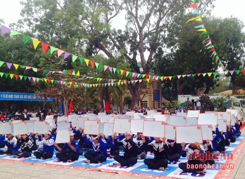  100 thí sinh trả lời đúng câu hỏi đầu tiên.