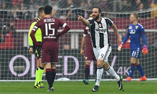 higuain-lap-cu-dup-juventus-thang-nguoc-tran-derby-torino-1
