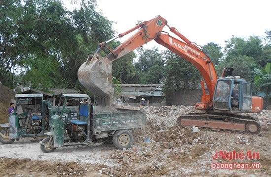 Công tác giải phóng mặt bằng đang thi công khẩn trương
