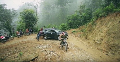 Đường vận chuyển gập ghềnh, nhiều khó khăn