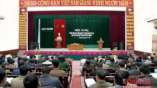 Toàn cảnh hội nghị.