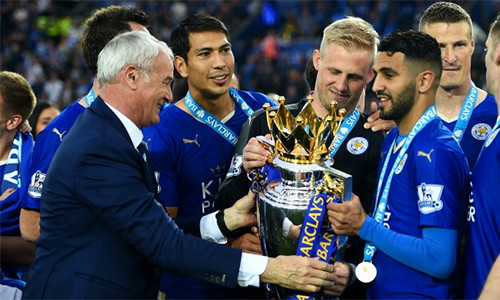 riyad-mahrez-nhan-giai-cau-thu-chau-phi-hay-nhat-nam-2016-1