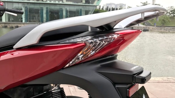 honda-sh300i-ra-mat-gia-248-trieu-dong-2