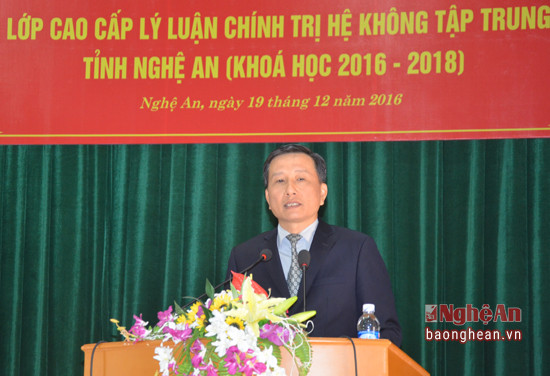 Đồng chí Lê Quang Huy - Phó Bí thư Tỉnh ủy phát biểu 
