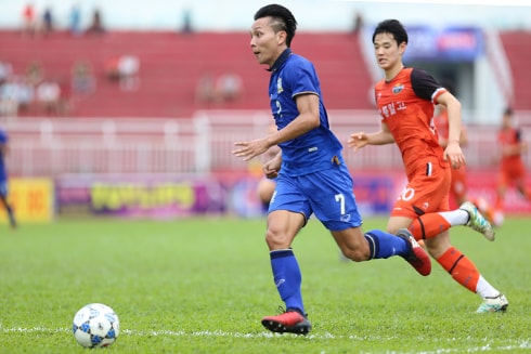 u21-hagl-u21-thai-lan-cong-phuong-xuan-truong-tai-xuat-trong-mau-ao-cu-1