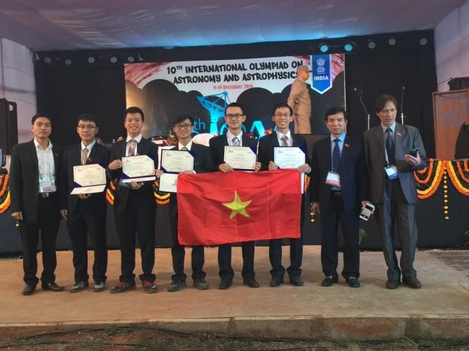Lần đầu tiên dự, VN đoạt giải bạc Olympic thiên văn học 