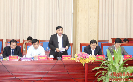 Đồng chí Nguyễn Xuân Đường phát biểu tại cuộc làm việc, đề nghị Tổng công ty SABECO tăng cường công tác phối hợp nâng cao hiệu quả đầu tư.