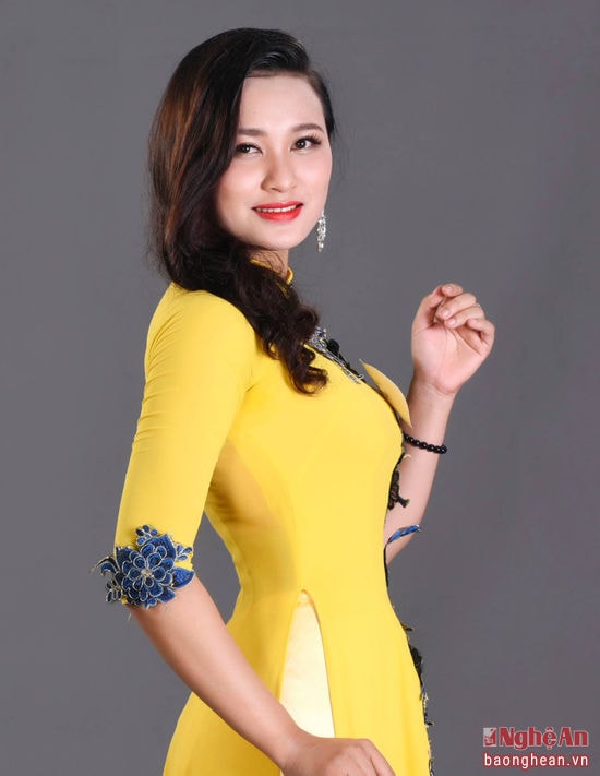 Thí sinh Trịnh Thị Hải (SN 1997, đến từ Nam Đàn). SBD: 14. Cao 1m61; Số đo 3 vòng: 80 - 61 - 87.