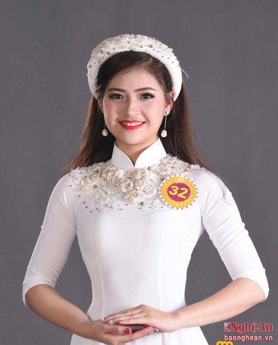 Thí sinh Phạm Thị Quyên (SN 1998, đến từ Hưng Nguyên). SBD: 32. Cao 1m66. Số đo 3 vòng: 81 - 67 - 92
