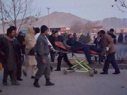 Một vụ nổ lớn xảy ra ngay bên ngoài đại sứ quán Nga ở thủ đô Kabul, Afghanistan hôm 20/1/2016, khiến ít nhất 4 người thiệt mạng, 24 người khác bị thương. Đại diện đại sứ quán Nga ở Kabul cho hay, vụ tấn công liều chết có thể nhằm vào đoàn xe chở đại sứ Nga.