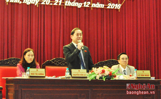 Ông Nguyễn Văn Lư - Phó Bí thư Thường trực Thành ủy, Chủ tịch HĐND thành phố điều hành phiên chất vấn