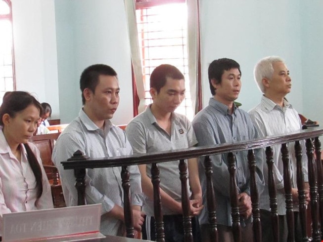 Đề nghị sung công gần 3 tỉ tiền lừa chạy việc ngành CA