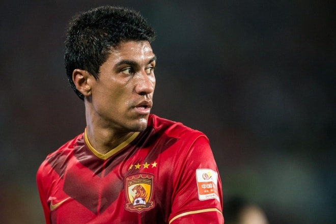 Paulinho (Hằng Đại Quảng Châu).  Được mua về với giá 15,7 triệu đôla từ Tottenham hồi tháng 6/2015.