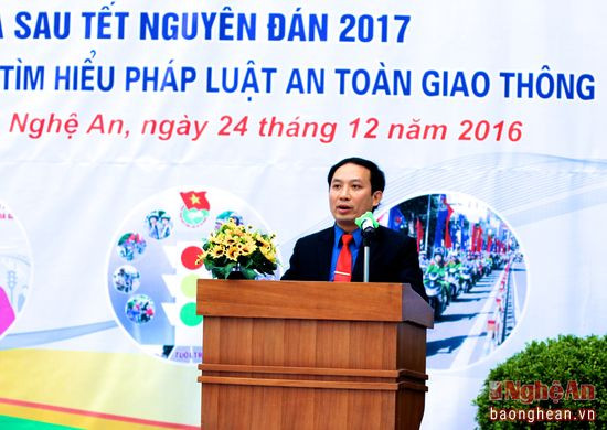 Đồng chí Nguyễn Thanh Hà - Bí thư Đoàn khối các cơ quan tỉnh phát động đợt cao điểm đảm bảo trật tự ATGT trước, trong và sau dịp Tết Nguyên Đán 2017.