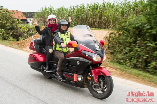 Xe  Honda Gold Wing phiên bản đặc biệt kỷ niệm 40 năm chỉ được sản xuất giới hạn 40 chiếc trên toàn thế giới. Hai trong số đó là thành viên của CLB mô tô thể thao nghệ an.Xe .Honda Gold Wing còn được mệnh danh là vua đường trường với khả năng chinh phục mọi con đường mà các biker muốn kám phá.