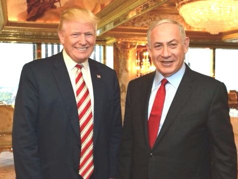 Thủ tướng Israel Benjamin Netanyahu (phải) và Tổng thống Mỹ đắc cử Donald Trump gặp gỡ tại tháp Trump ở New York ngày 25/9/2016. (Nguồn: Times Of Israel)