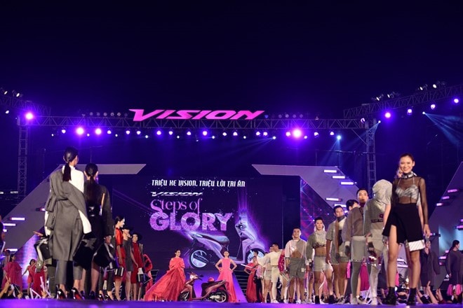 Vision - Steps of Glory thu hút gần 30.000 khán giả tham dự.