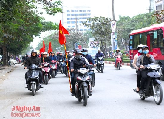 ĐVTN Thành phố Vinh ra quân tuyên truyền sâu rộng trong nhân dân, phòng chống tội phạm và tệ nạn xã hội trên địa bàn trước, trong và sau dịp Tết 2017.