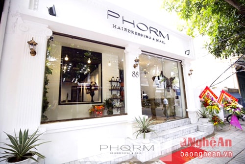   Ấn tượng về một salon tóc phong cách nhà tháp cổ xuất hiện ở Thành phố Vinh.